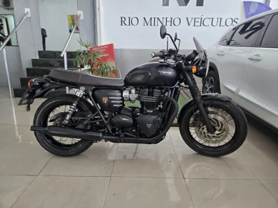 TRIUMPH BONNEVILLE T120 BLACK