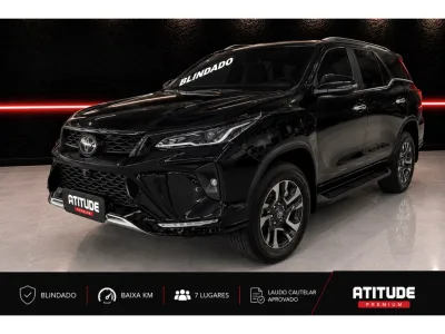 TOYOTA HILUX SW4 2.8 D-4D TURBO DIESEL SRX PLATINUM 7L 4X4 AUTOMÁTICO
