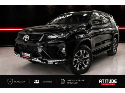 TOYOTA HILUX SW4 2.8 D-4D TURBO DIESEL SRX PLATINUM 7L 4X4 AUTOMÁTICO